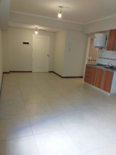 Departamento En Alquiler En Flores