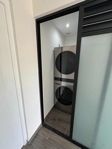 Casa Amueblada En Lausana Incluye Auto Tesla Model Y 2024
