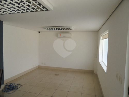 Imagem 4 de 29 de Sobrado Comercial Com Várias Salas E Agradável Jardim./ Locado - Reo514108