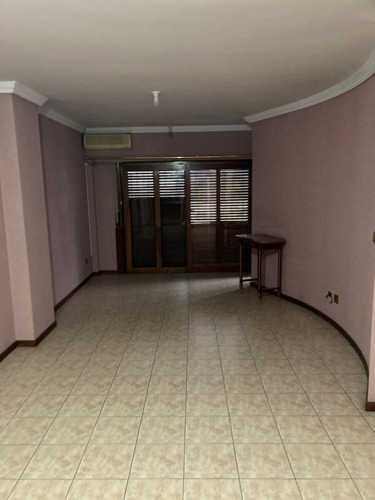 Imagen 4 de 11 de Departamento De 3 Ambientes En El Centro De Monte Grande