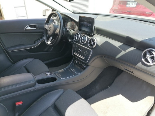 Imagen 9 de 13 de Mercedes-benz Clase A 2017 1.6 200 Cgi Style Mt