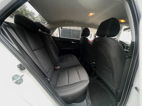 Kia Rio 1.6 L Sedan At