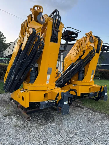 Grúa Articulda Xcmg 660a.6 Con Capacidad Máxima 33 Tn