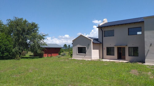 Imagen 4 de 9 de Campo Con 2 Casas Y Galpón En Villa Ciudad Parque