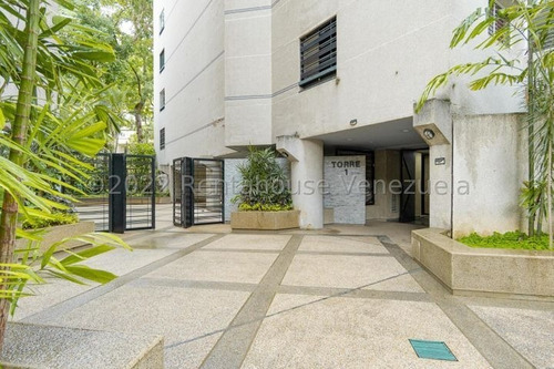 Imagen 23 de 25 de Mls #23-213 Único, Exclusivo E Inigualable Penthouse De Dos Niveles En La Mejor Ubicación De Los Chorros, Son Aproximadamente 1000 Mt 2 Con Excelente Distribución, Y De Un Gusto Impecable. Afm