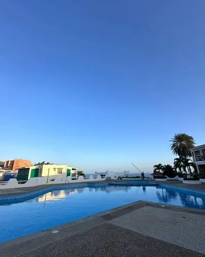 Bello Apto Con Vista Al Mar