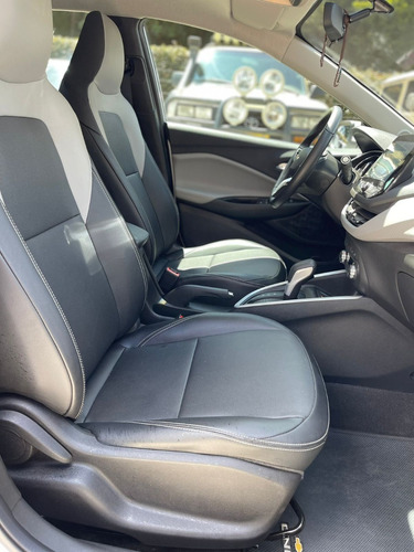 Imagen 12 de 17 de Chevrolet Onix Turbo Premier 2022