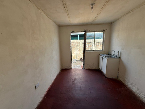 Casa A Remodelar, Cercano A Metro Grecia. Buena Conectividad