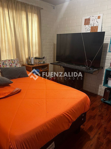 Casa En Venta De 4 Dorm. En Maipú