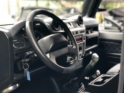 Land Rover Defender 90 S 2.4 4x4