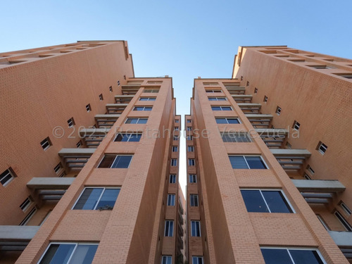 Imagen 3 de 30 de Apartamentos En Venta En Monte Real Zona Exclusiva Barquisimeto Lara _ 23-20972 Vip-