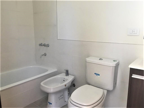 Imagen 8 de 9 de Venta 2 Ambientes . Patio A Estrenar Castelar Norte