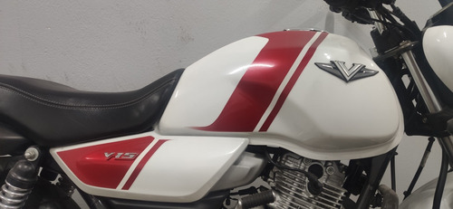 Bajaj V15