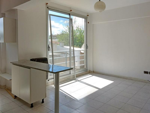 Imagen 7 de 18 de Departamento En Venta En Campana Centro. Triplex 2 Dormitorios. Garage
