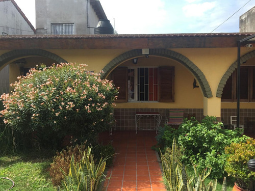 Dos Casas Sobre Un Mismo Terreno En Ituzaingo Norte