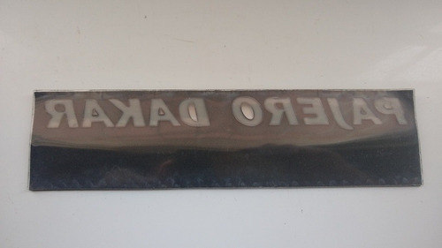 Imagem 3 de 3 de Emblema Adesivo Pajero Dakar Traseira - Original Mitsubishi