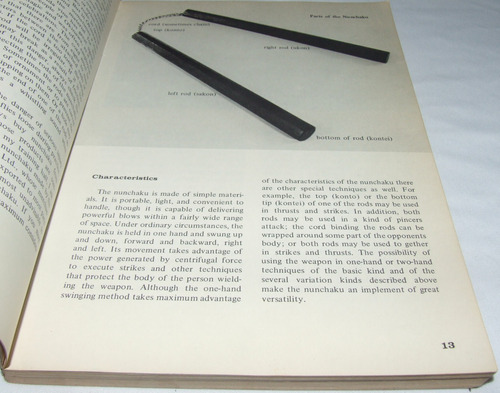 Nunchaku And Sai. Sakagami. Artes Marciales. Chacos. Libro (Usado)