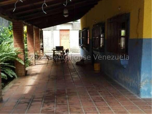 Casa En Venta En Higuerote 429mt2 5d 2b 6p