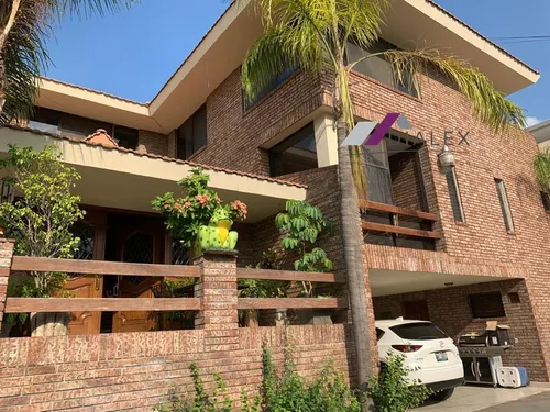 Contry La Silla - Residencia En Venta Zona Contry En Guadalupe N.l.
