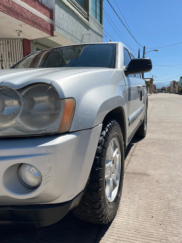Jeep Grand Cherokee 3.7 Laredo V6 4x2 Mt