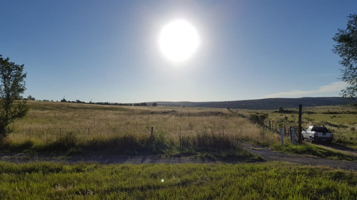 Amplios Terrenos De 2500 Metros Cuadrados Cerca De La Cumbre