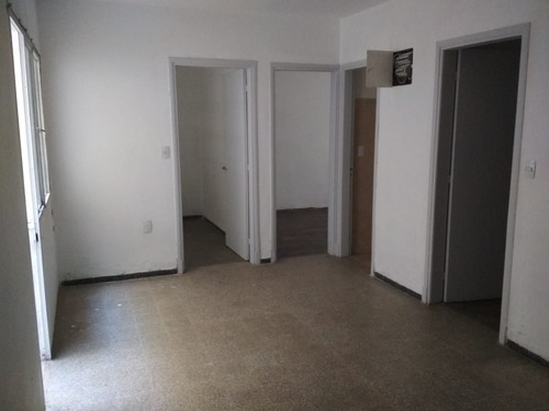 Apartamento En Venta C/renta Todo Pb De 2 Dormitorios Y 2 Patios En Jacinto Vera