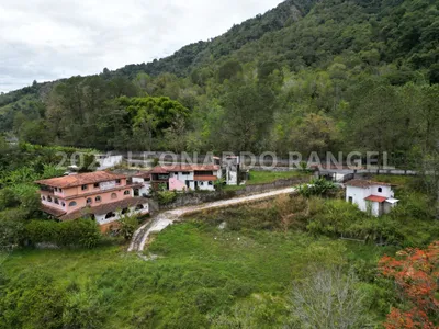 Hotel y resort en venta