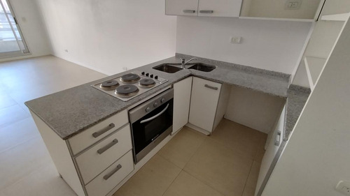 Al Frente C/balcón - A Mts De Plaza San Martín! Edificio Con Amenities