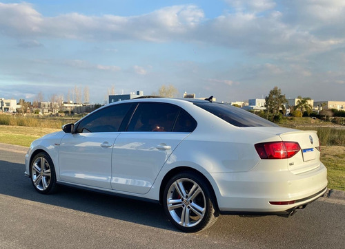Imagen 6 de 15 de Volkswagen Vento 2.0 Tsi Gli 211cv App Connect + Nav