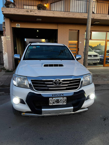 Toyota Hilux 3.0 Cd Srv Cuero 171cv 4x4 5at