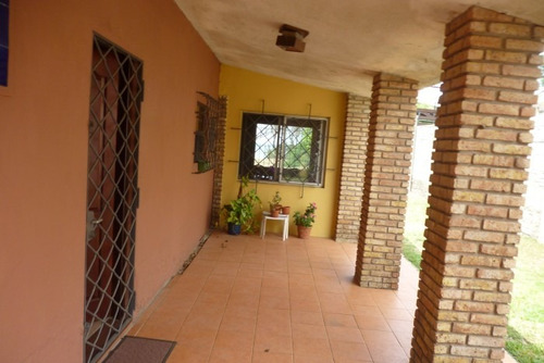 Imagen 2 de 14 de Venta Casa De 3 Dorm + 2 Baños. Con Vista Al Mar.