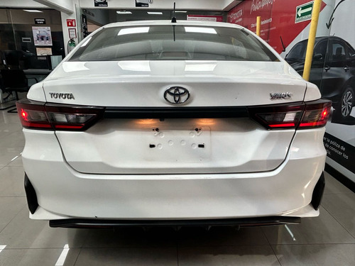 Toyota Yaris 4p Sedán Base L4/1.5 Aut