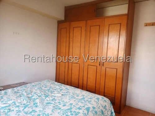 Yoselin Cabesas Vende Apartamento En Res El Mirador, 3h-2b Yc 25-16619