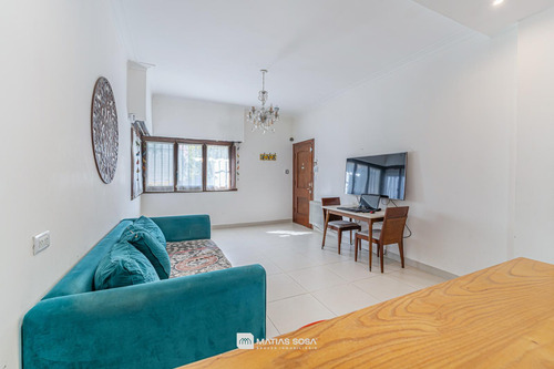 Venta - 2 Casas Con Gran Parque Y Pileta - Zona Pompeya