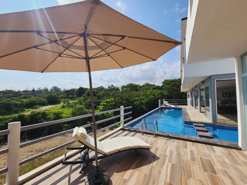 Venta De Casa Crisantemo Con Alberca Climatizada, Jacuzzi, Vistas Panorámicas Y Bonita Terraza En Fracc Rancho San Diego Ixtapan De La Sal Edomex