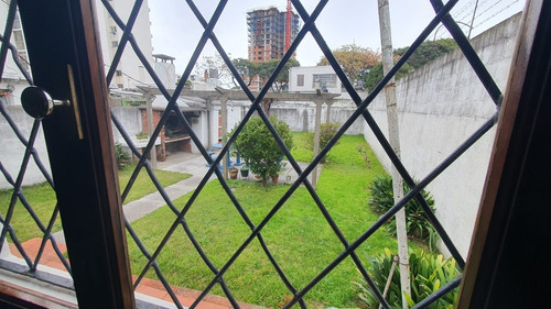 Imagen 5 de 10 de Sólida Y Amplia Casa A Pasitos De Av. Italia.