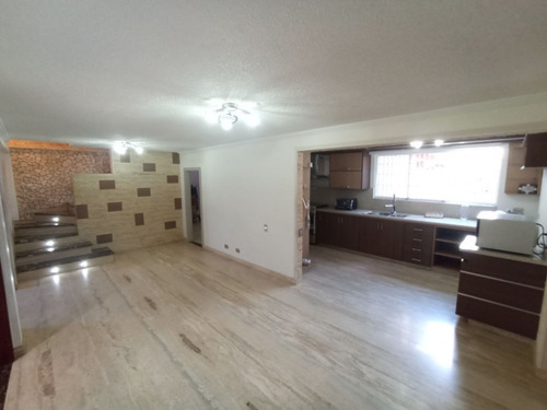 Imagen 3 de 14 de En Venta Townhouse En Urb. El Bosque, Res. Trapiche - Valencia