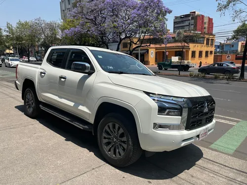 Mitsubishi L200 2025