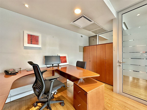 Portal La Dehesa / Oficinas / Tres Estacionamientos