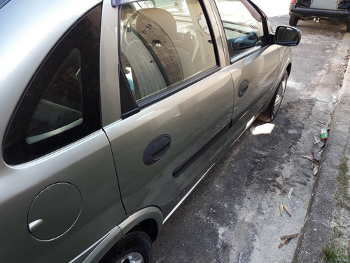 Imagem 4 de 10 de Chevrolet Corsa Sedan 2006 1.0 Joy Flex Power 4p