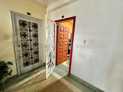 Acogedor Y Comodo Apartamento En Las Acacias.  Mls # 24-23595 Lp