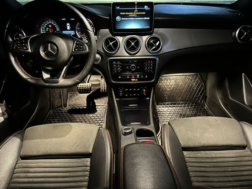Imagen 16 de 19 de Mercedes Benz Gla 250 Amg Line