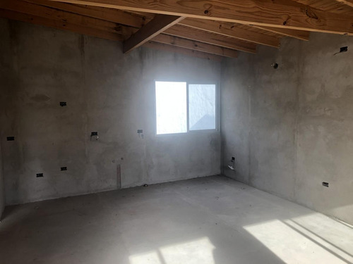 Imagen 8 de 19 de Departamento En Venta - 2 Ambientes - Patio - Parrilla - Castelar Norte