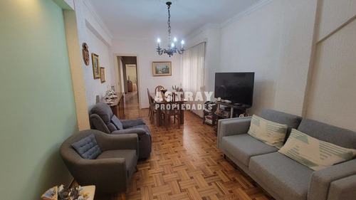 Apartamento En Venta De 2 Dormitorios En Montevideo (ref: Ast-3809)