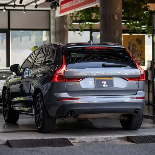 Volvo XC60 T5 awd momentum 2.0