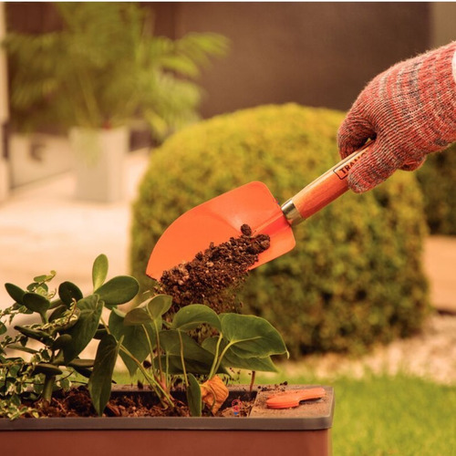 Pazinha Jardim Larga Metalica Com Cabo Madeira Tramontina