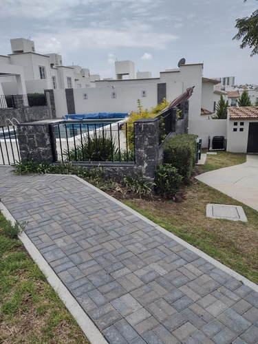 En Venta Casa En El Refugio, Terreno 178 M2, 3 Recamaras 2.5