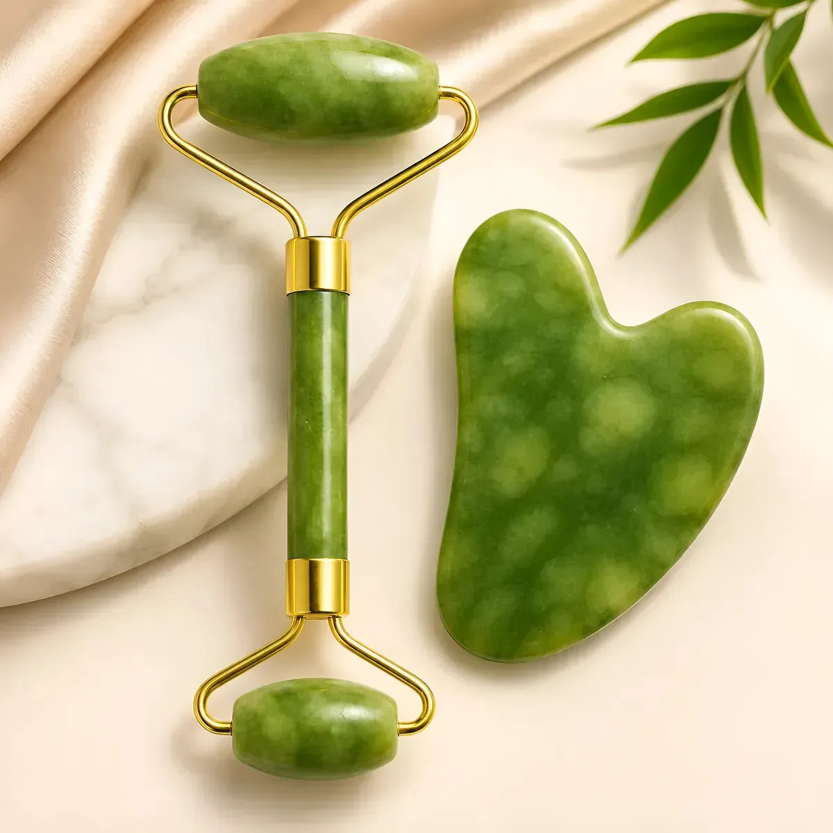 Kit Jade Roller e Gua Sha Pedra Natural Facial Massageador Anti Idade Reduz Inchaço Olheiras Drenagem Linfática Lifting Facial Skincare Rejuvenescimento Pele Black Raipe