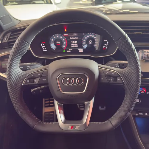 Audi Q3 SLINE 2.0 T (180 hp)