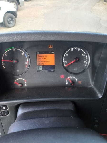 Imagem 7 de 15 de Scania G420 A6x2 2011